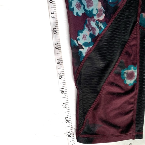 ACX Capri Athletic Leggings Burgundy and Floral - Picture 4 of 6